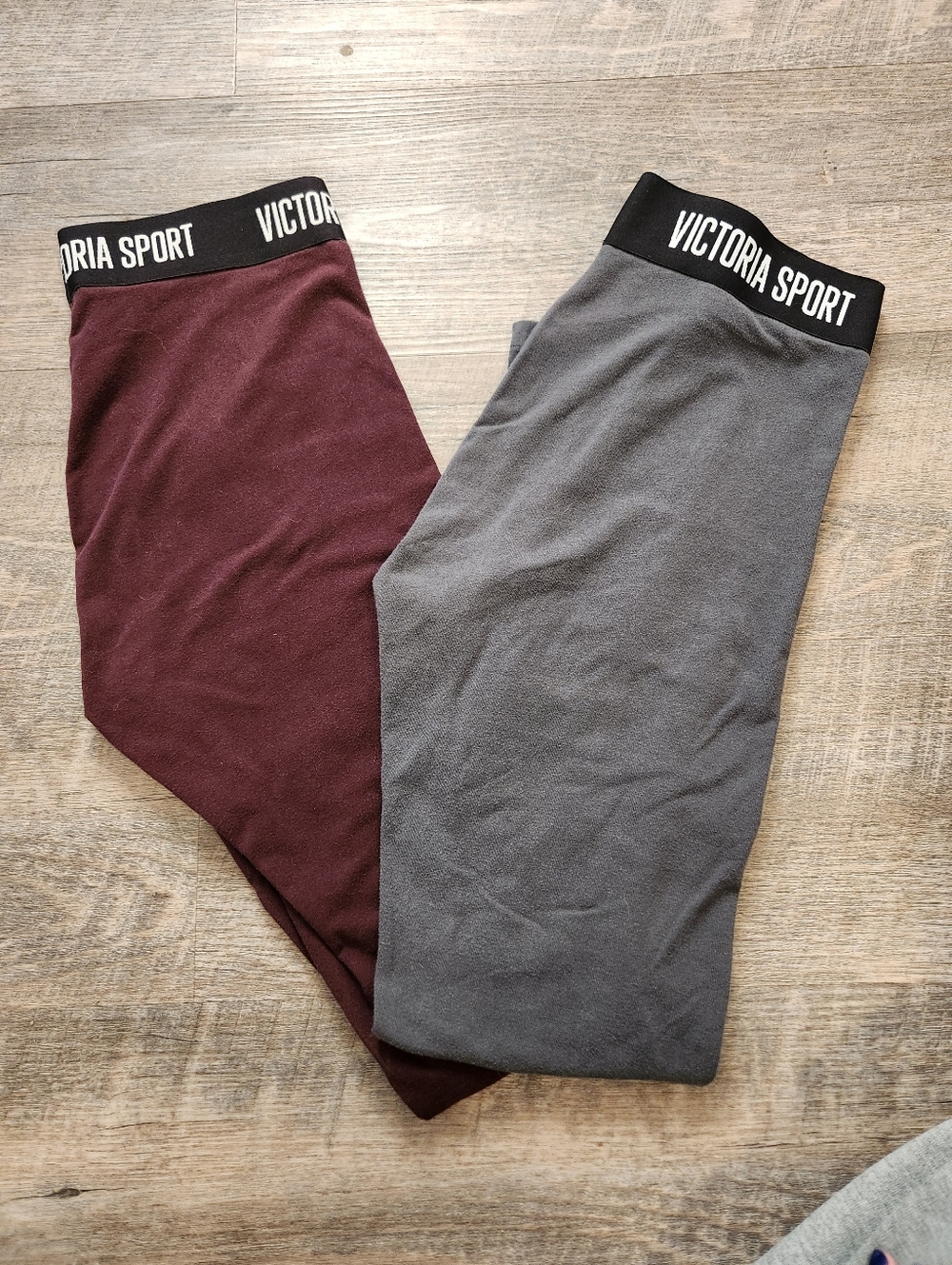 Victoria's Secret Sport Gray and Burgundy Leggings Women's Size Small